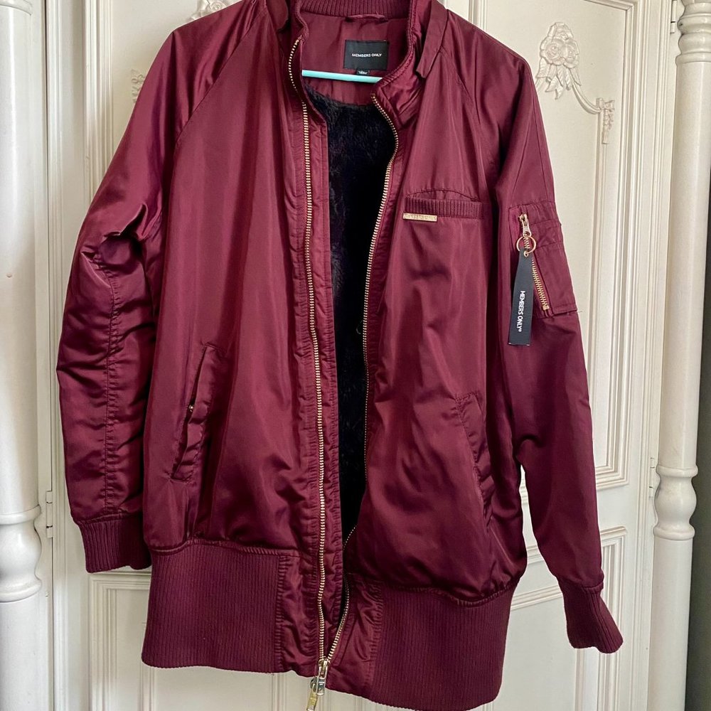 maroon satiny Members Only jacket w/ faux fur lining, women's size large
